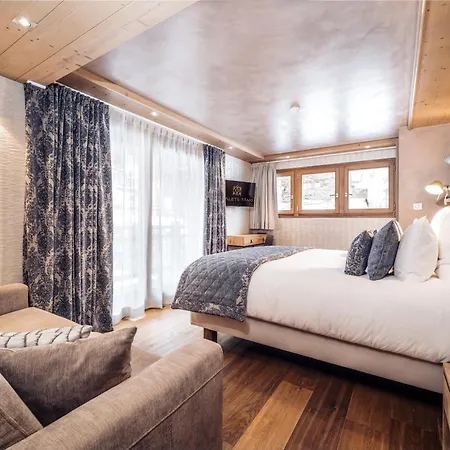 Emilie Chalet *